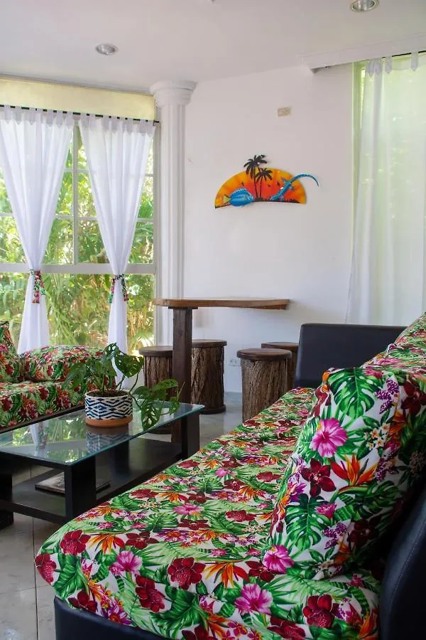 Bed & Breakfast Mahalo House B&B - Tu Casa Hospedaje En San Andres Isla -